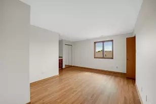 5630 W 103rd St, Oak Lawn, IL 60453 - Photo 10
