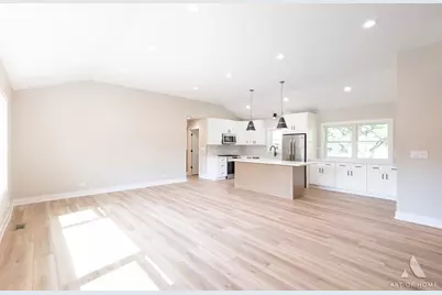10815 S 71st Court, Worth, IL 60482 - Photo 10