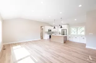 10815 S 71st Ct, Worth, IL 60482 - Photo 10