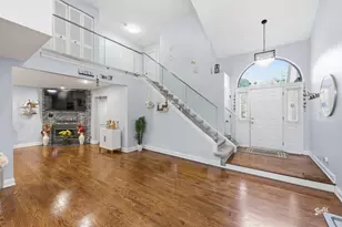 204 Bright Ridge Dr, Schaumburg, IL 60194 - Photo 4
