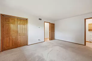1432 Schramm Dr, Westmont, IL 60559 - Photo 10