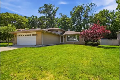 1432 Schramm Drive, Westmont, IL 60559 - Photo 2