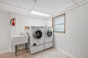 1432 Schramm Dr, Westmont, IL 60559 - Photo 18