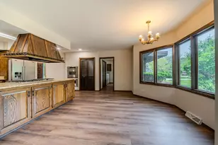 8100 S Park Ave, Burr Ridge, IL 60527 - Photo 10