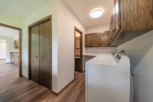 8100 S Park Ave, Burr Ridge, IL 60527 - Photo 24