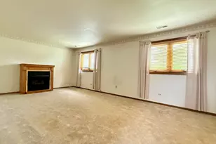 8514 161st St, Tinley Park, IL 60487 - Photo 8
