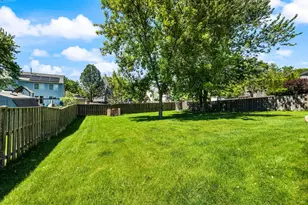 448 Sierra Pl, Gurnee, IL 60031 - Photo 32