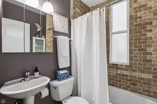 1926 W Oakdale Ave, Chicago, IL 60657 - Photo 12