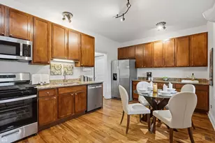 1926 W Oakdale Ave, Chicago, IL 60657 - Photo 8
