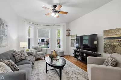 1926 W Oakdale Avenue, Chicago, IL 60657 - Photo 4