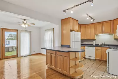 1212 Cherry Street, Lake in the Hills, IL 60156 - Photo 8