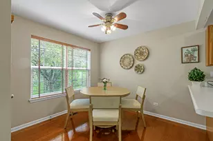 928 N Village Dr, Round Lake Beach, IL 60073 - Photo 4