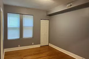 6926 S Paxton Ave, Chicago, IL 60649 - Photo 8