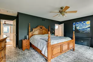 38W337 Dean St, Saint Charles, IL 60175 - Photo 16