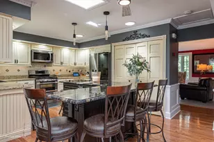 38W337 Dean St, Saint Charles, IL 60175 - Photo 10