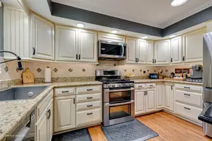 38W337 Dean St, Saint Charles, IL 60175 - Photo 12