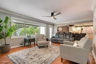 38W337 Dean St, Saint Charles, IL 60175 - Photo 8