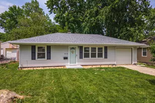 906 Fairchild Ave, Normal, IL 61761 - Photo 2