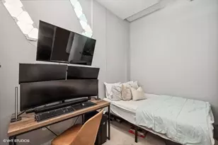 740 W Fulton St, Chicago, IL 60661 - Photo 12