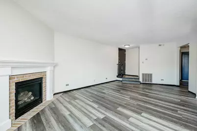 865 Sheldon Court #C, Wheaton, IL 60189 - Photo 2