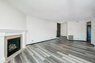 865 Sheldon Ct, Wheaton, IL 60189 - Photo 2