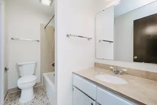 865 Sheldon Ct, Wheaton, IL 60189 - Photo 8