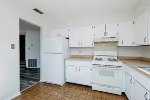 865 Sheldon Ct, Wheaton, IL 60189 - Photo 4