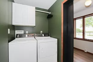 888 Sunset Ln, Sycamore, IL 60178 - Photo 26