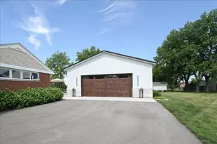 888 Sunset Ln, Sycamore, IL 60178 - Photo 28