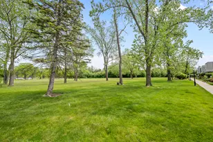628 Calais Cir, Highland Park, IL 60035 - Photo 2
