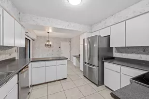 628 Calais Cir, Highland Park, IL 60035 - Photo 8