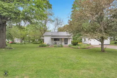 32 Cross Street, Bristol, IL 60512 - Photo 1