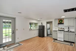 32 Cross St, Bristol, IL 60512 - Photo 6