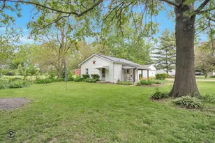 32 Cross St, Bristol, IL 60512 - Photo 2