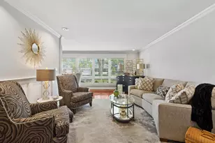 576 Bedford Ln, Des Plaines, IL 60016 - Photo 8