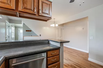 513 Maizefield Avenue, Bloomington, IL 61701 - Photo 12