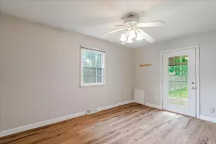 513 Maizefield Ave, Bloomington, IL 61701 - Photo 16