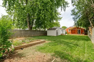 513 Maizefield Ave, Bloomington, IL 61701 - Photo 32