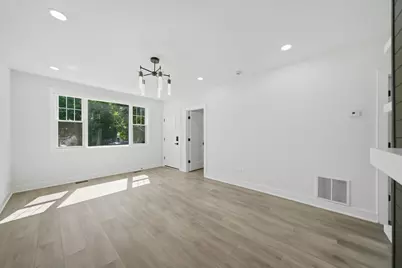 2714 N New England Avenue, Chicago, IL 60707 - Photo 4