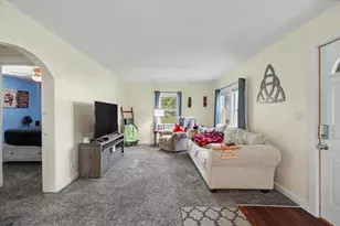 450 E Orleans St, Paxton, IL 60957 - Photo 12