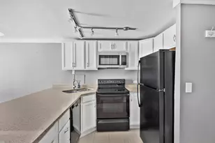 1221 N Dearborn St, Chicago, IL 60610 - Photo 4