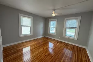 609 1st St, Libertyville, IL 60048 - Photo 12