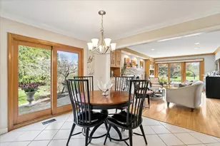 842 Furlong Dr, Libertyville, IL 60048 - Photo 8