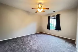 355 Lambert Dr, Schaumburg, IL 60193 - Photo 8