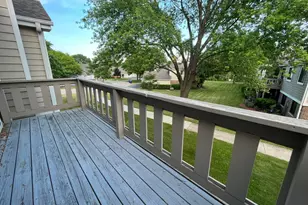 355 Lambert Dr, Schaumburg, IL 60193 - Photo 14