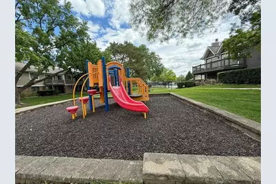 355 Lambert Drive #B2, Schaumburg, IL 60193 - Photo 18