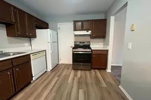 355 Lambert Dr, Schaumburg, IL 60193 - Photo 6