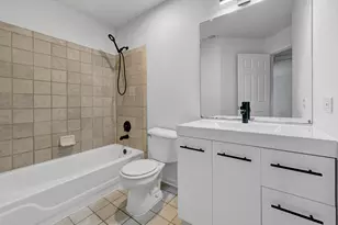 1089 Ellsworth Dr, Grayslake, IL 60030 - Photo 12