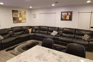 18468 W Meadow Ln, Gurnee, IL 60031 - Photo 4