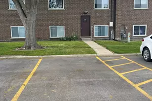 118 Boardwalk St, Elk Grove Village, IL 60007 - Photo 2